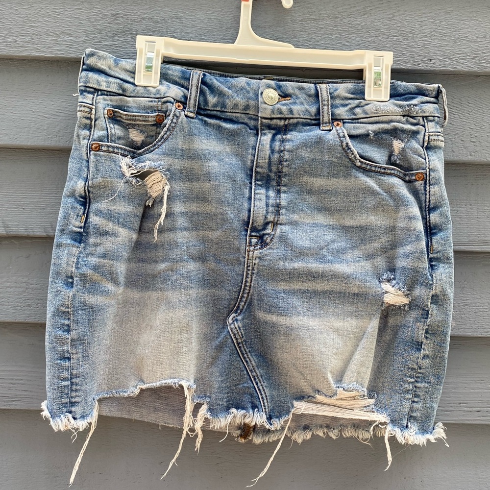 American Eagle Curvy Hi-Rise Mini Distressed Jean Skirt